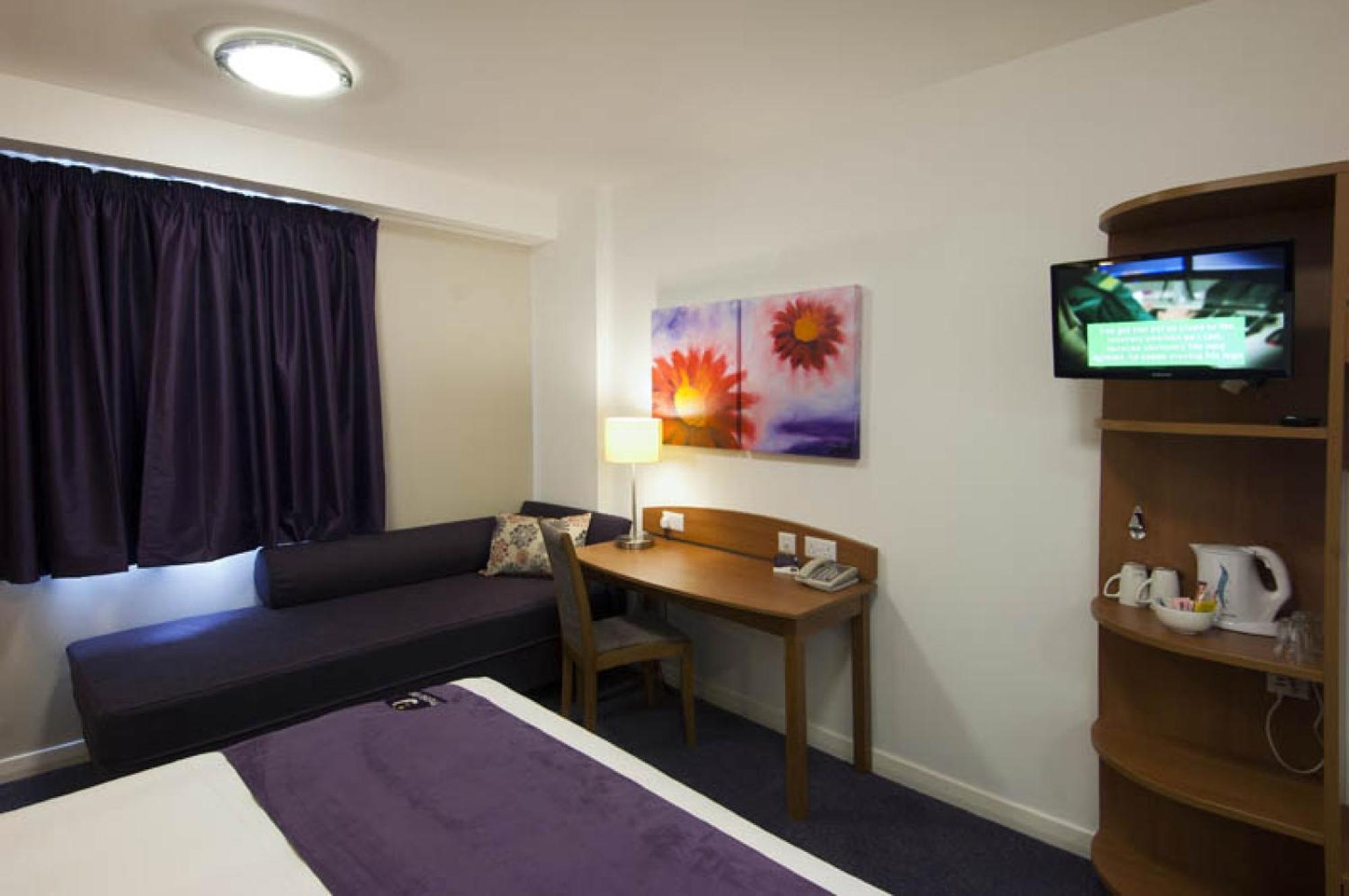 Premier Inn Dover East Екстер'єр фото