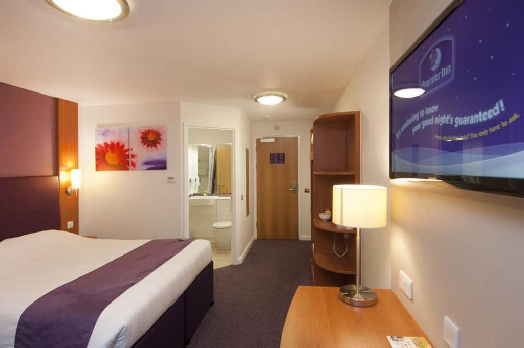 Premier Inn Dover East Екстер'єр фото