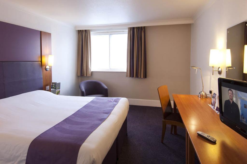 Premier Inn Dover East Екстер'єр фото