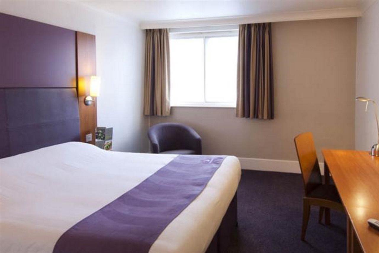 Premier Inn Dover East Екстер'єр фото