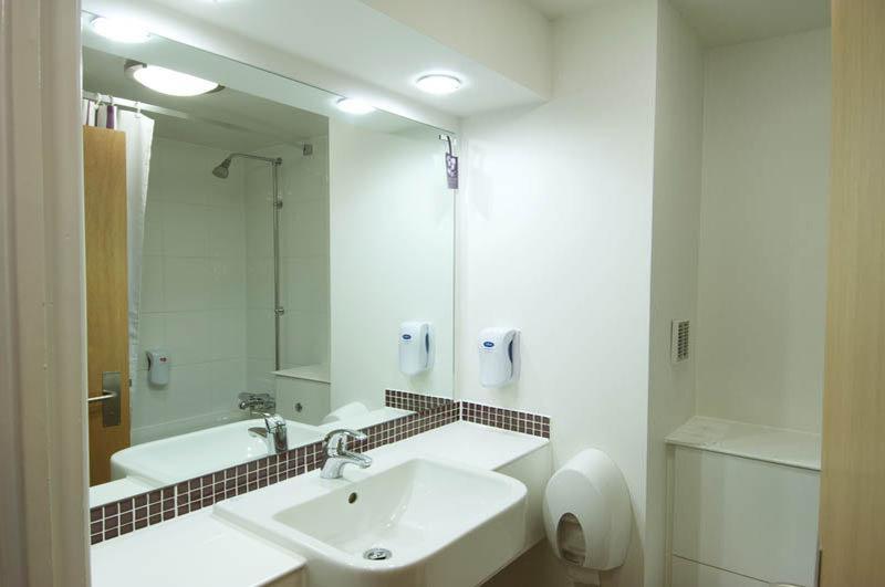 Premier Inn Dover East Екстер'єр фото